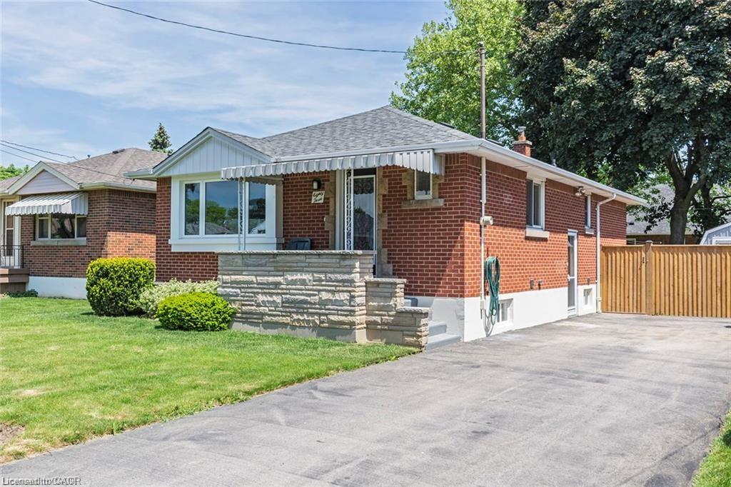 83 Fernwood Crescent Property Photo 3