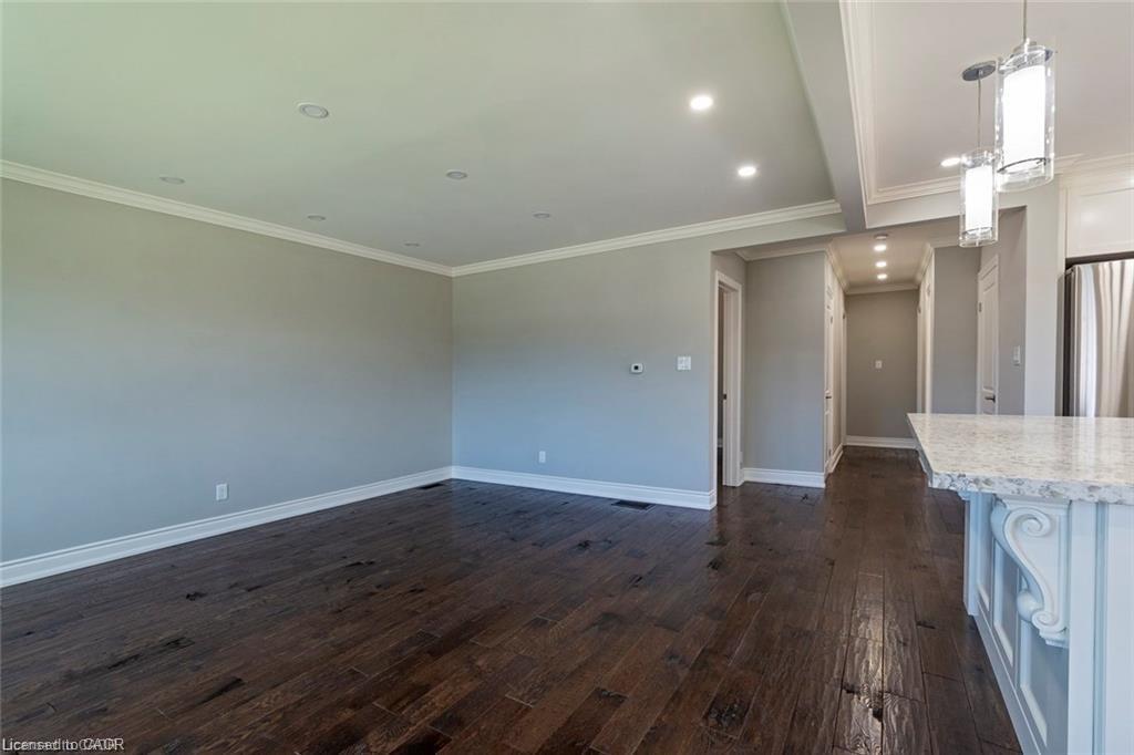 83 Fernwood Crescent Property Photo 8