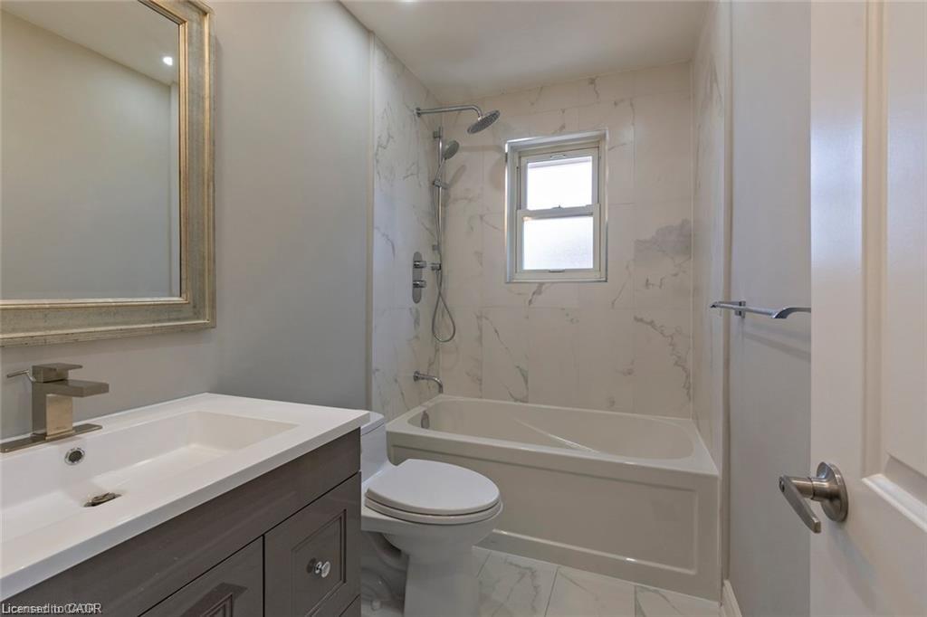 83 Fernwood Crescent Property Photo 11