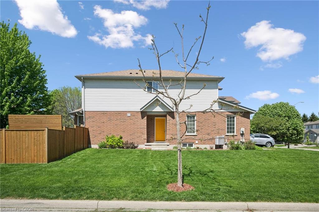 371 University Downs Crescent Property Photo 4