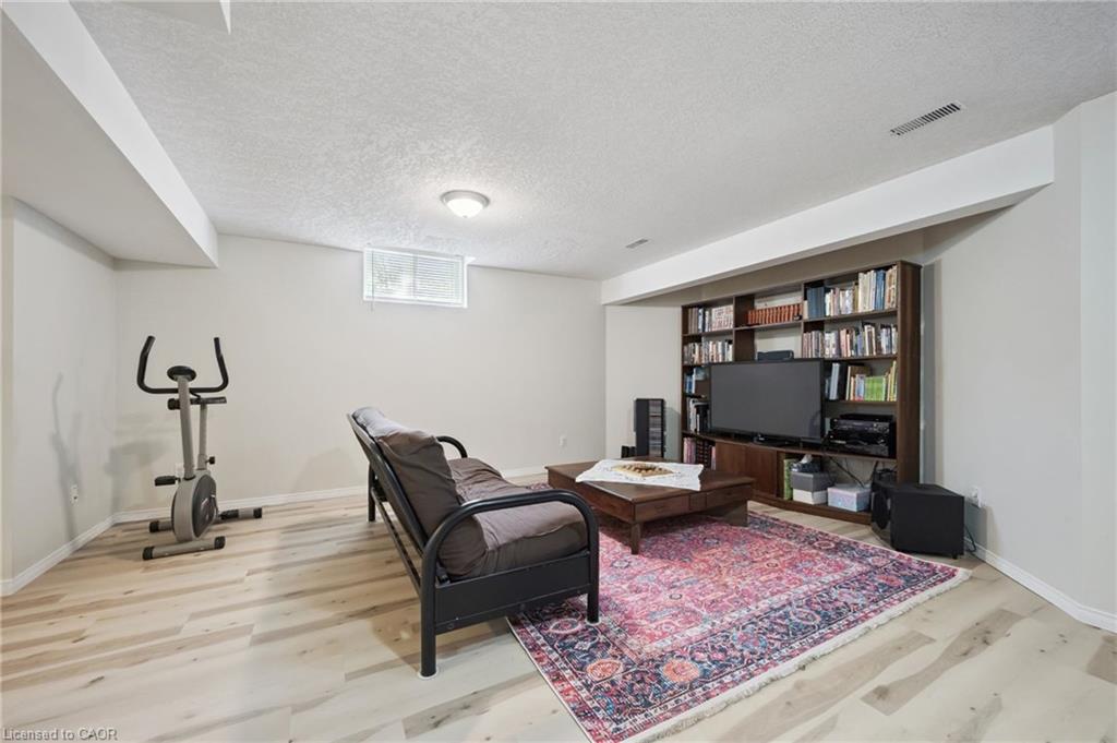 371 University Downs Crescent Property Photo 29