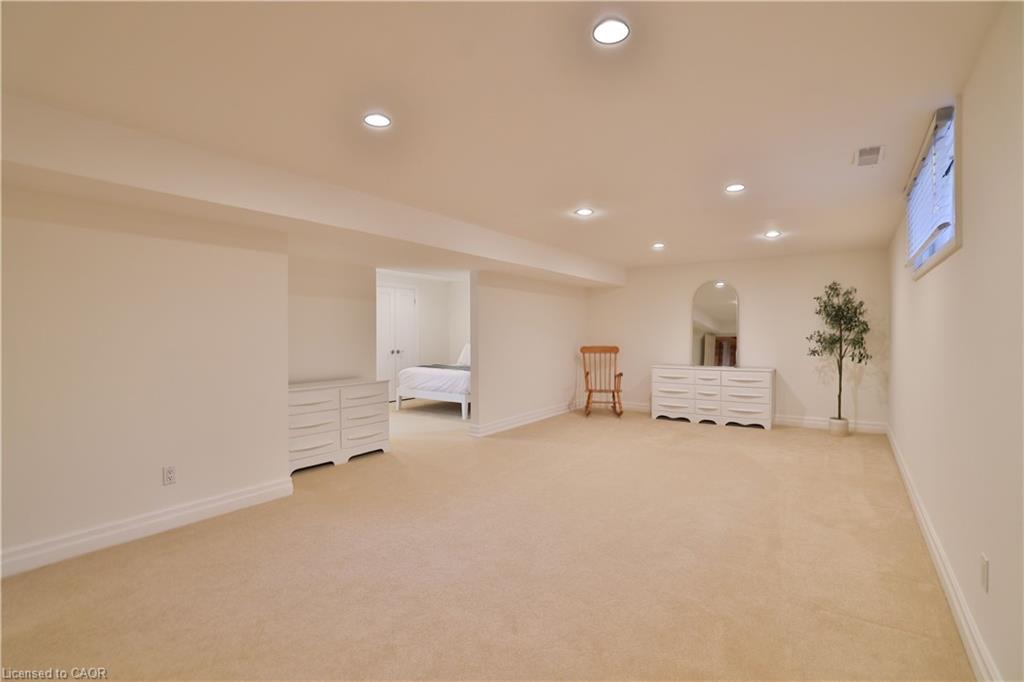1066 Stockwell Avenue Property Photo 26
