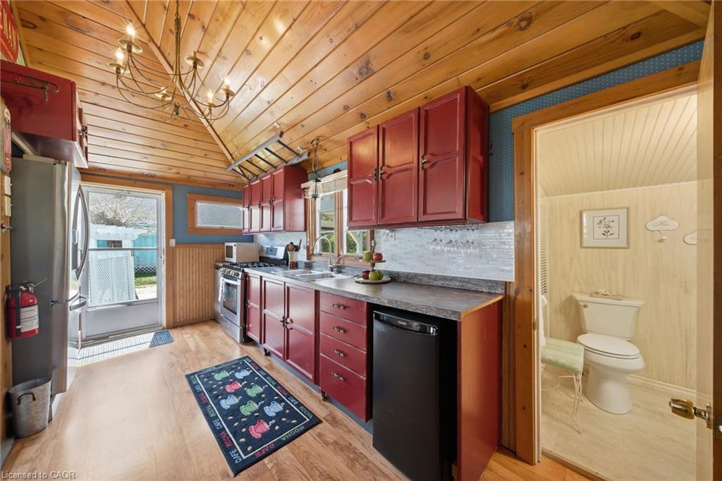 12235 Lakeshore Road Property Photo 9