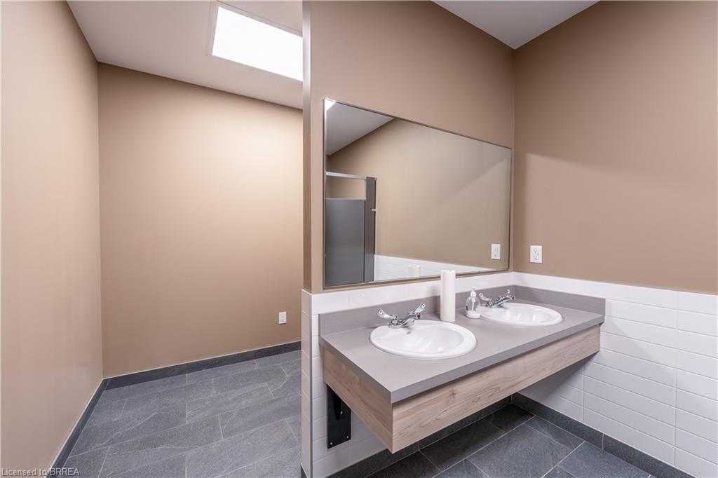 1-5217 Twenty Road E Property Photo 27