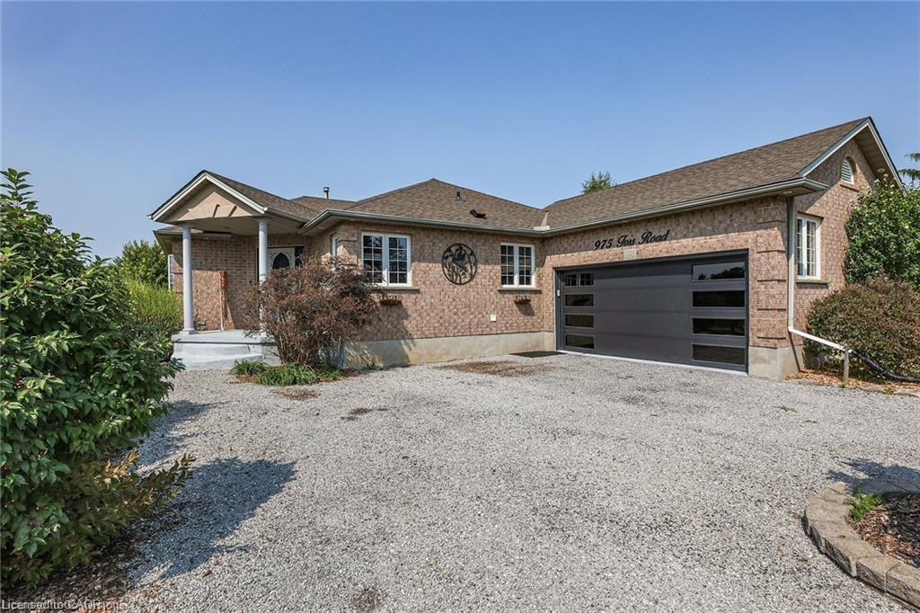 975 Foss Road Property Photo 3