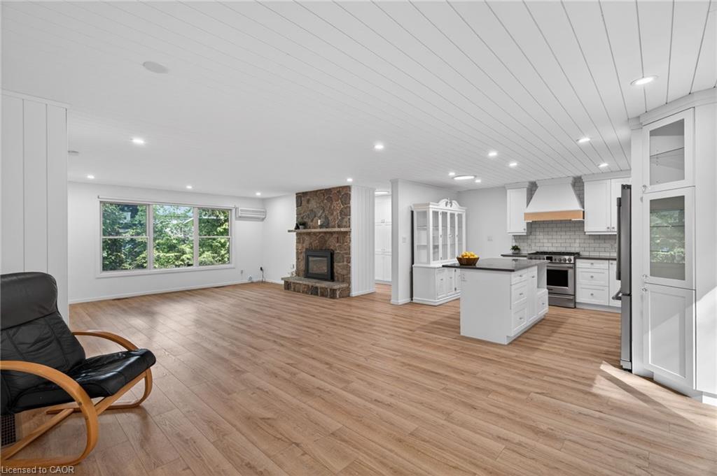 223 Ontario Street Property Photo 8
