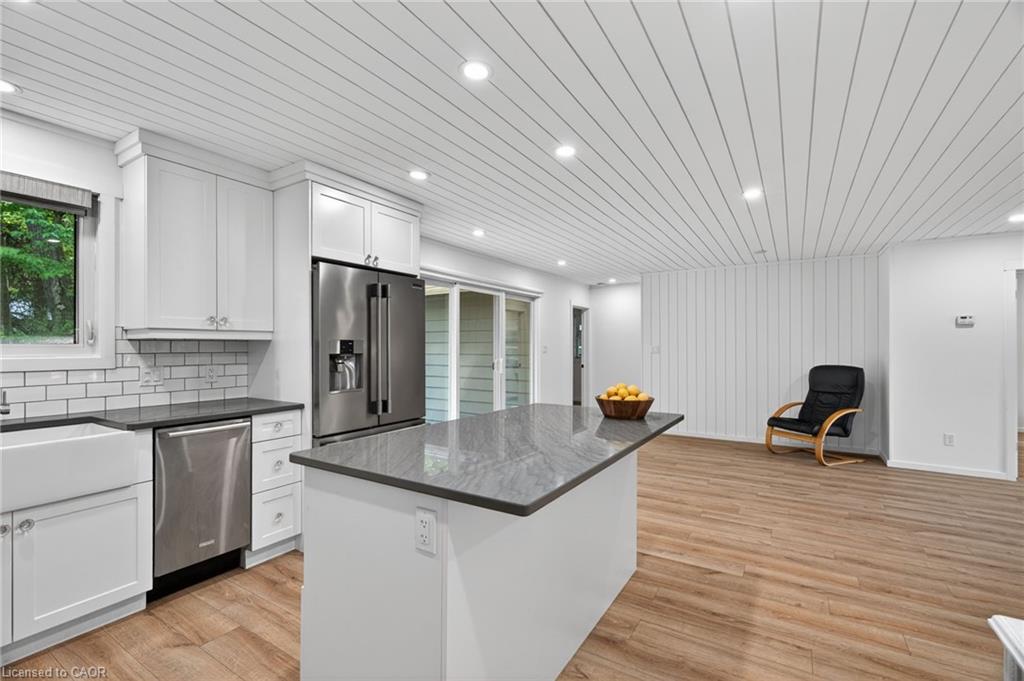 223 Ontario Street Property Photo 16