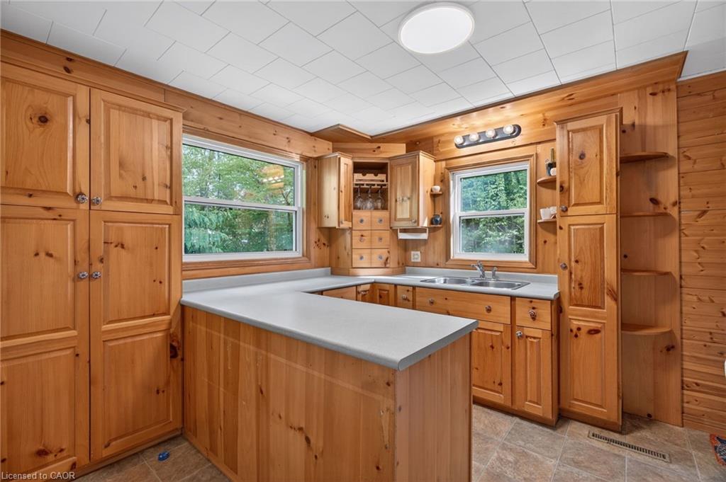 223 Ontario Street Property Photo 29