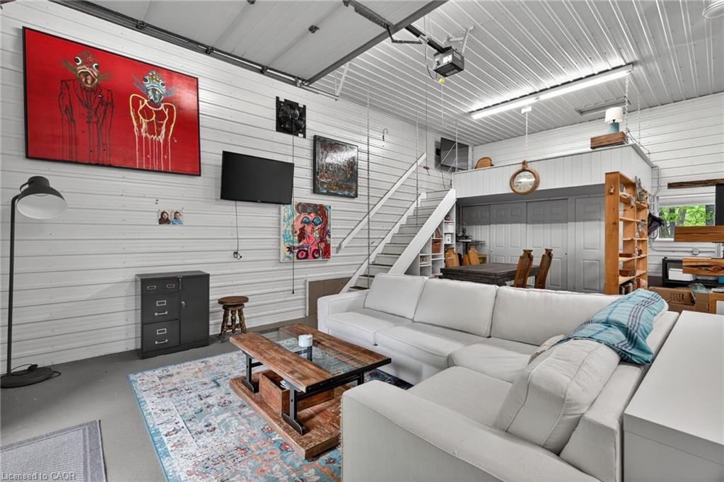 223 Ontario Street Property Photo 41