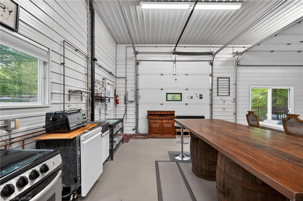 223 Ontario Street Property Photo 42
