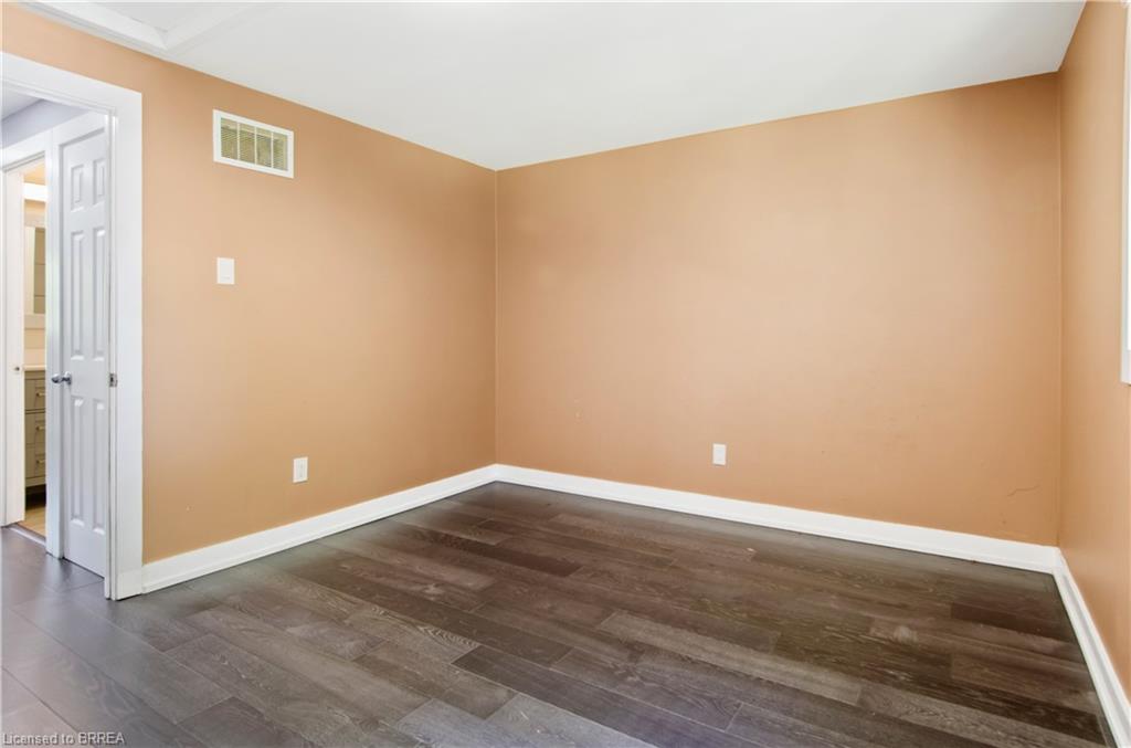 54-480 Grey Street Property Photo 16