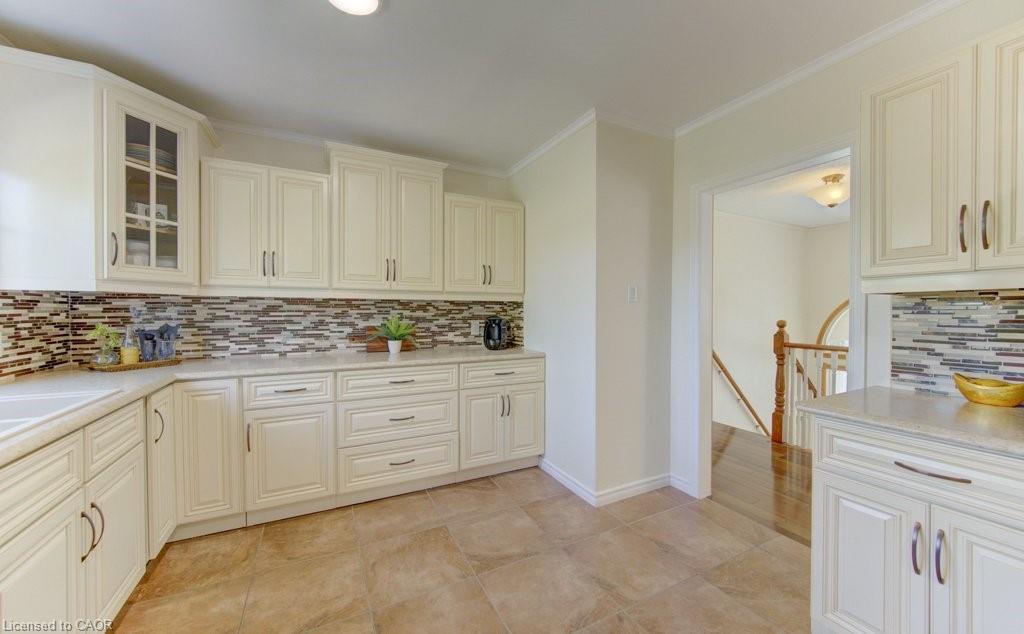 3429 Nafziger Road Property Photo 4
