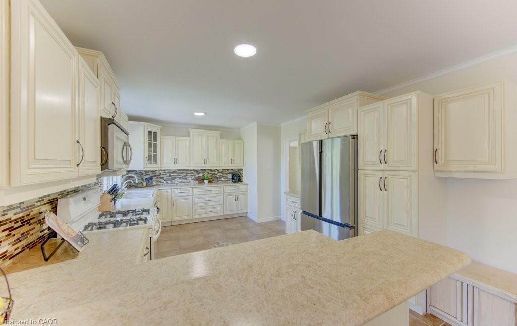 3429 Nafziger Road Property Photo 23