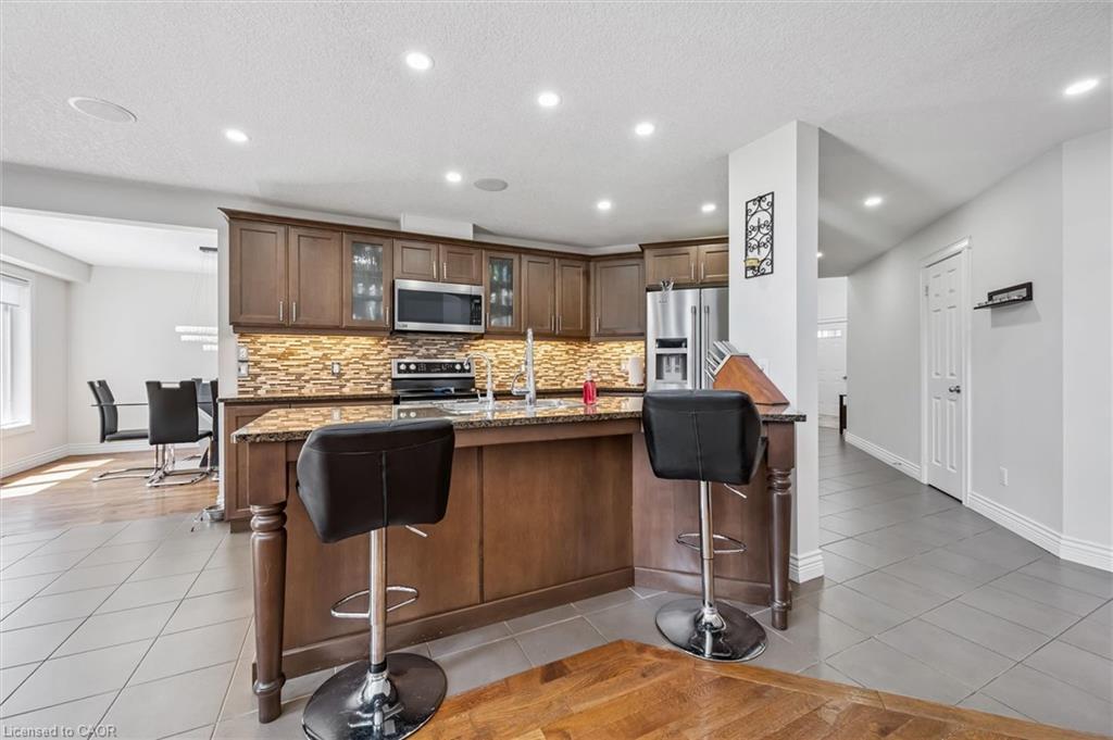 114 Isaac Shantz Drive Property Photo 10