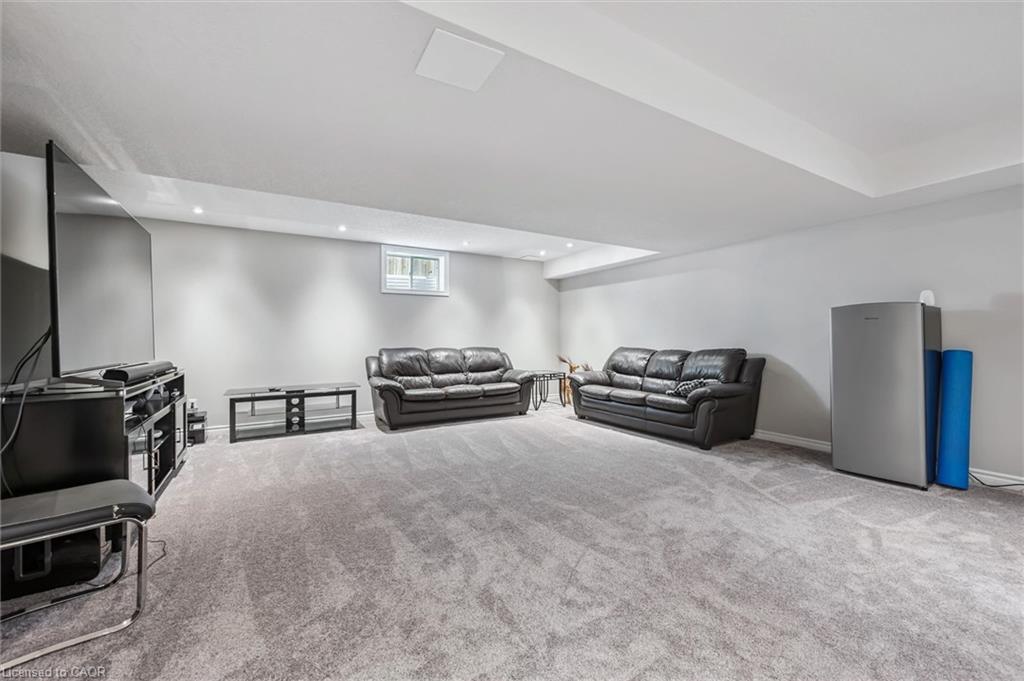 114 Isaac Shantz Drive Property Photo 20