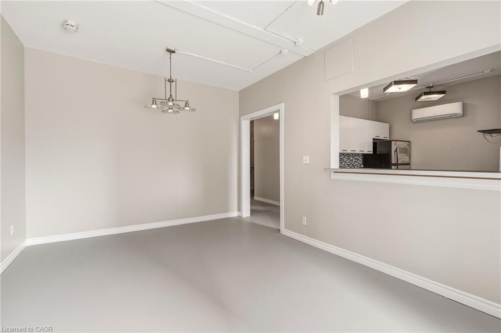 192 Catharine Street S Property Photo 8