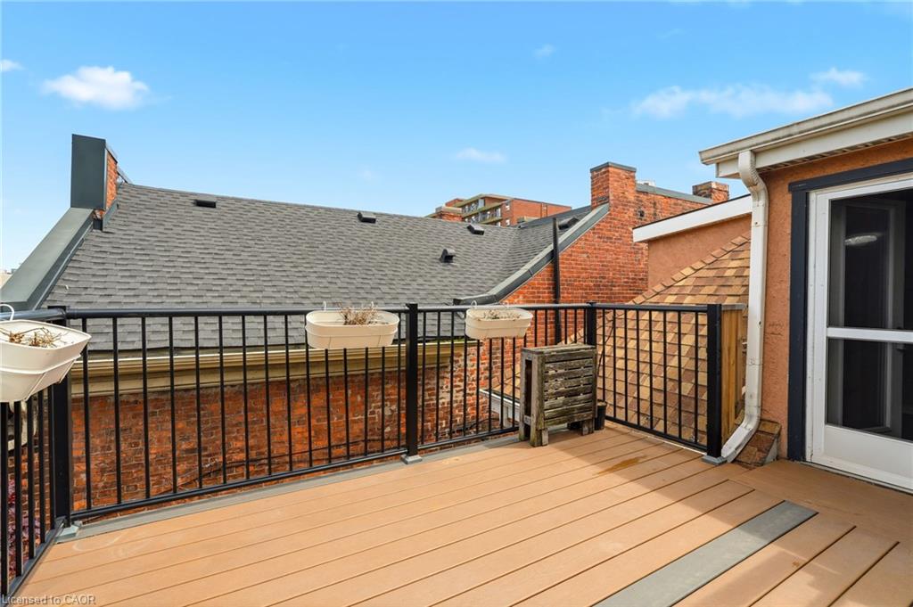 192 Catharine Street S Property Photo 38