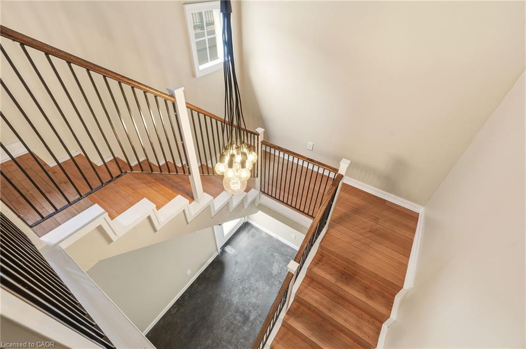 192 Catharine Street S Property Photo 39