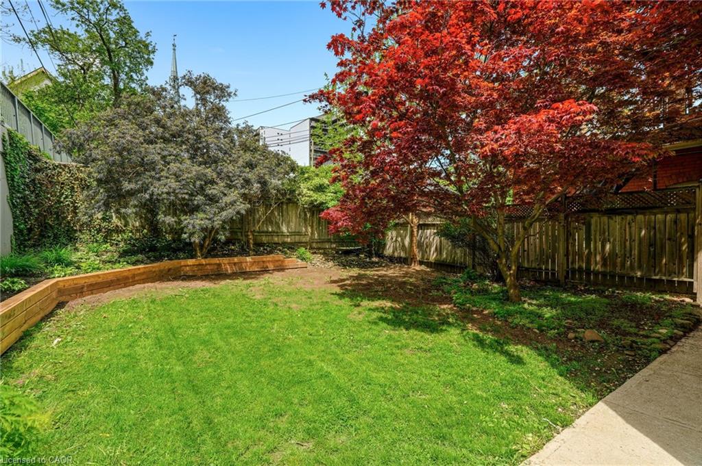 192 Catharine Street S Property Photo 50