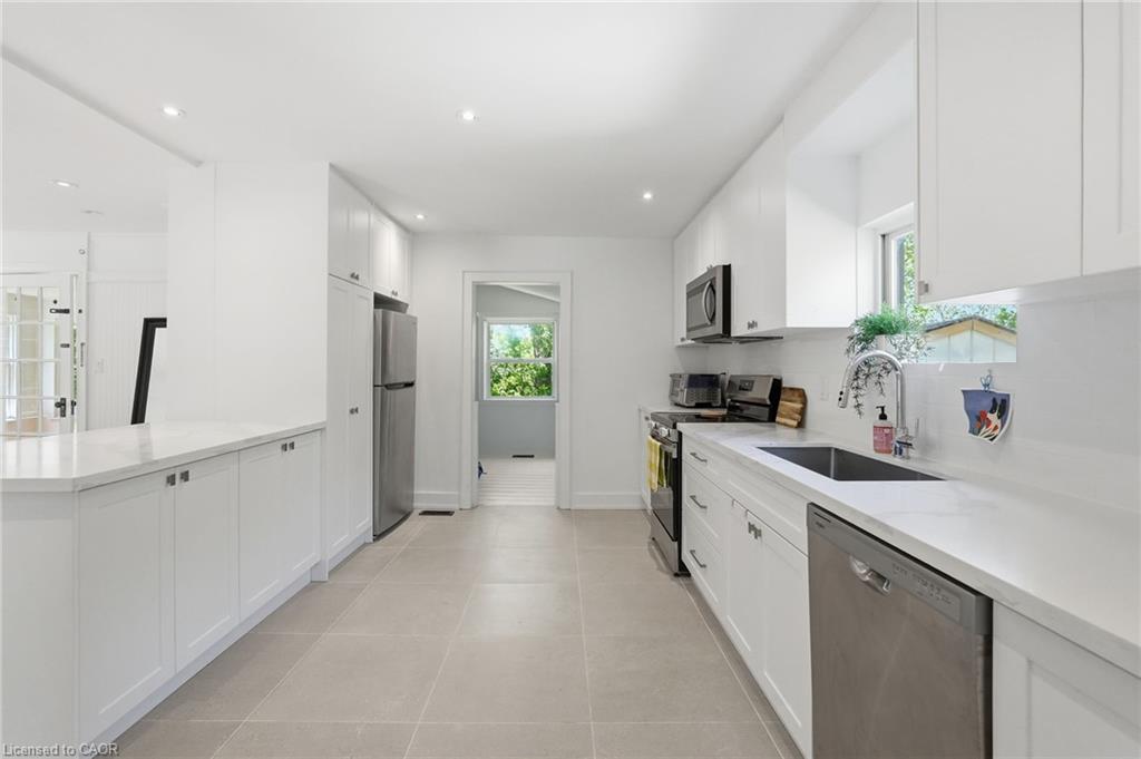 6123 Guelph Line Property Photo 10