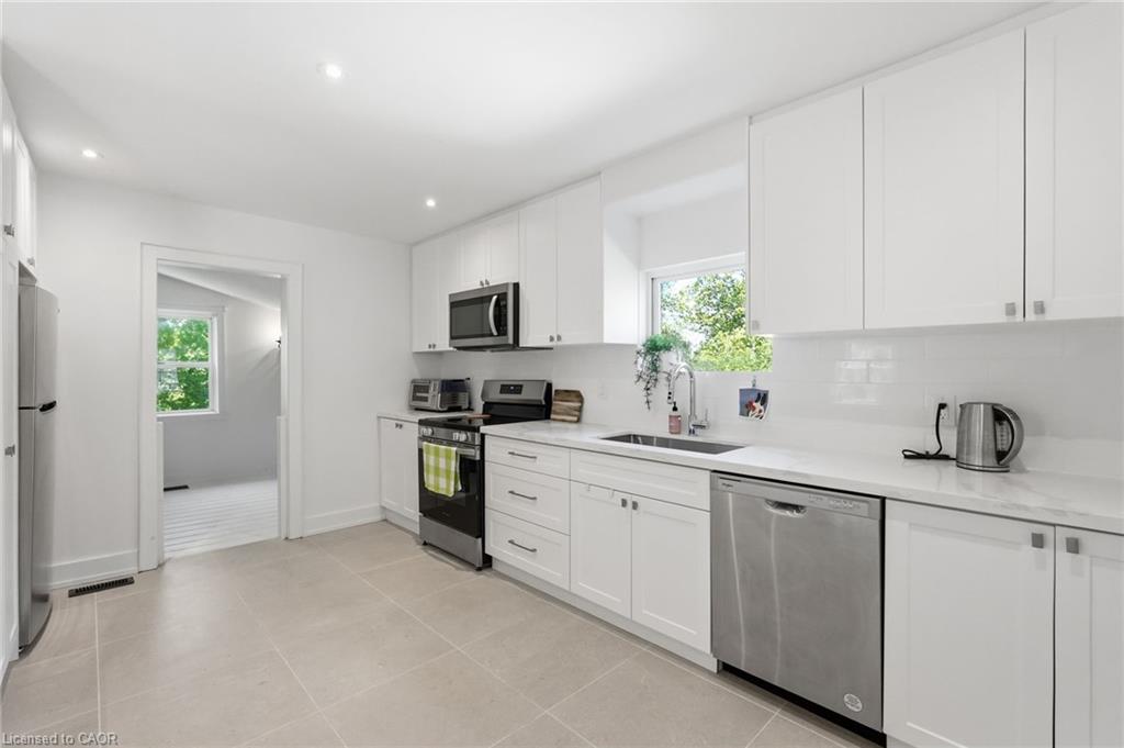 6123 Guelph Line Property Photo 12