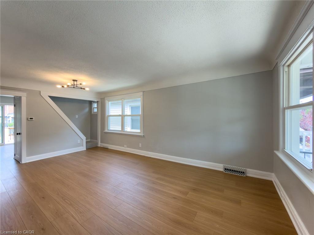97 Crosthwaite Avenue N Property Photo 10