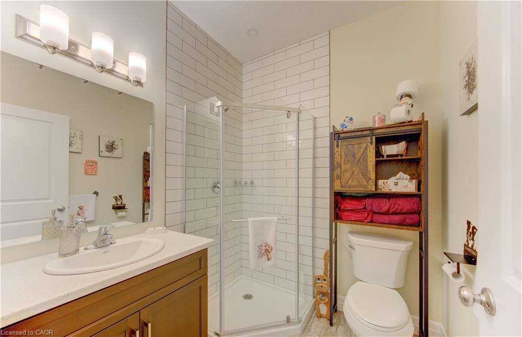 19-575 Albert Avenue N Property Photo 8