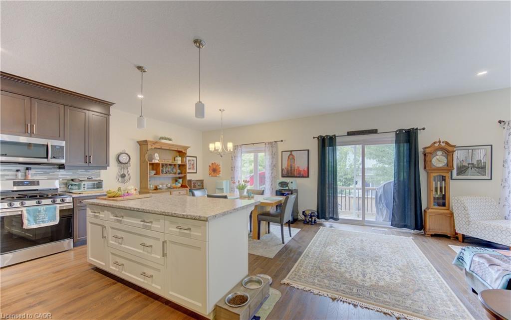 19-575 Albert Avenue N Property Photo 15
