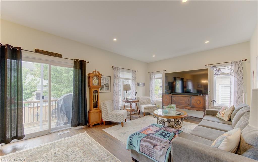 19-575 Albert Avenue N Property Photo 25