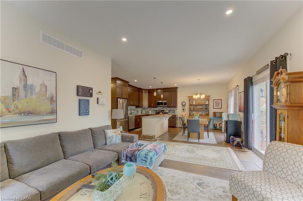 19-575 Albert Avenue N Property Photo 26