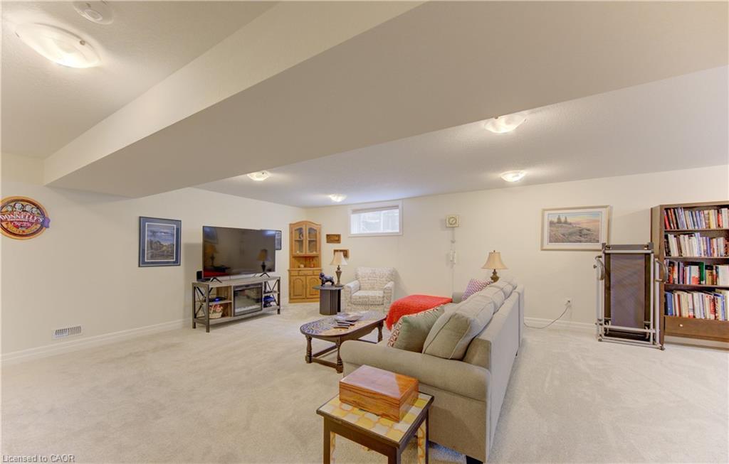 19-575 Albert Avenue N Property Photo 32
