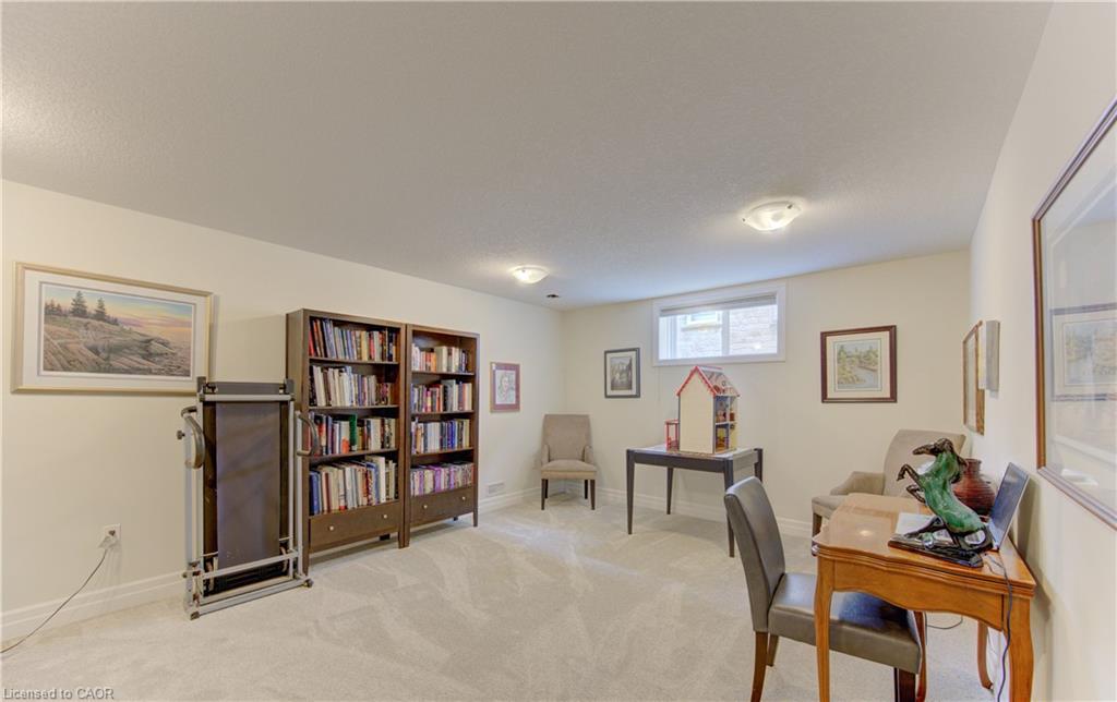 19-575 Albert Avenue N Property Photo 35