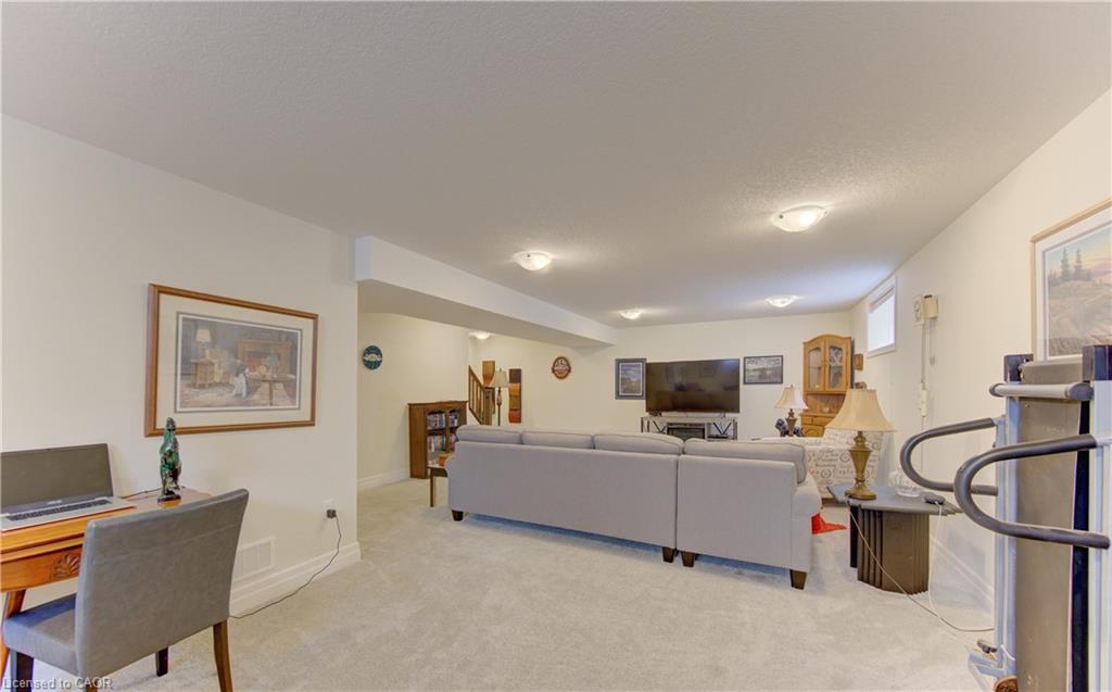 19-575 Albert Avenue N Property Photo 36