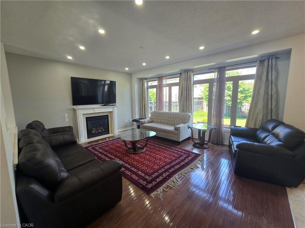 197 Cloverleaf Drive Property Photo 10