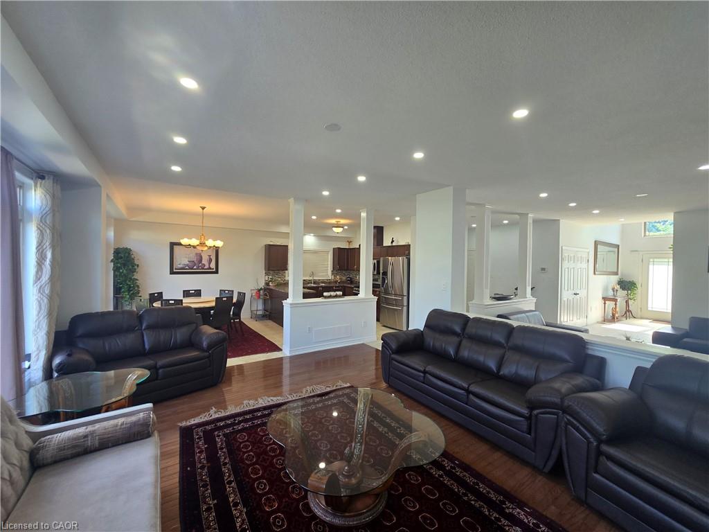 197 Cloverleaf Drive Property Photo 13