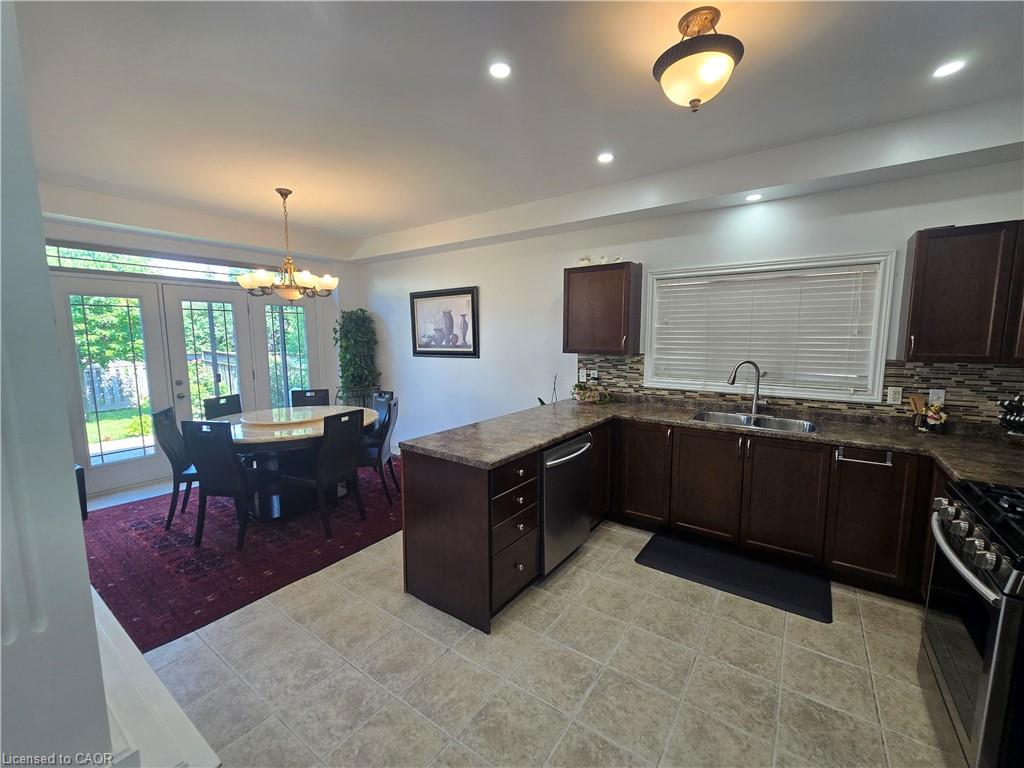 197 Cloverleaf Drive Property Photo 18