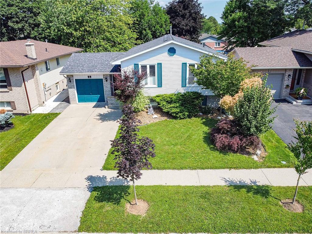 10 Latzer Crescent Property Photo 2