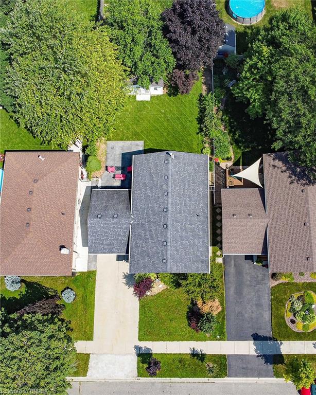 10 Latzer Crescent Property Photo 4