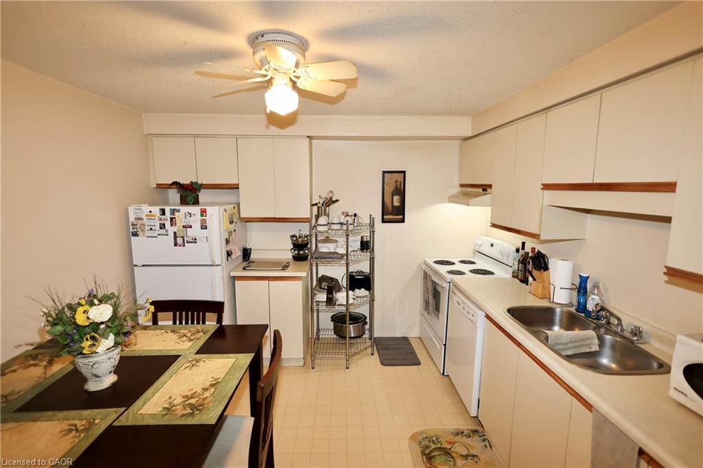 404-55 Green Valley Drive Property Photo 5
