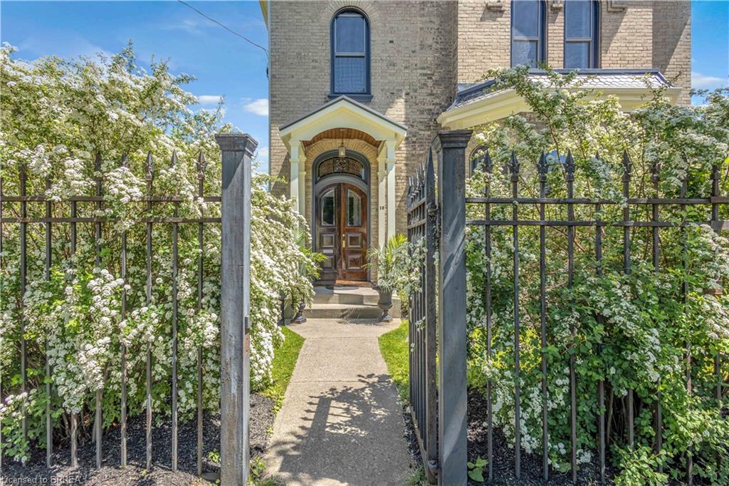 18 Hawarden Avenue Property Photo 3