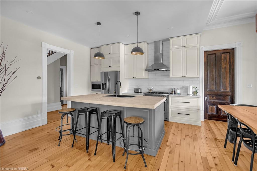 18 Hawarden Avenue Property Photo 7
