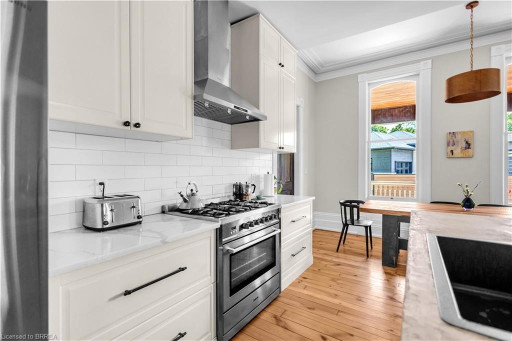 18 Hawarden Avenue Property Photo 8