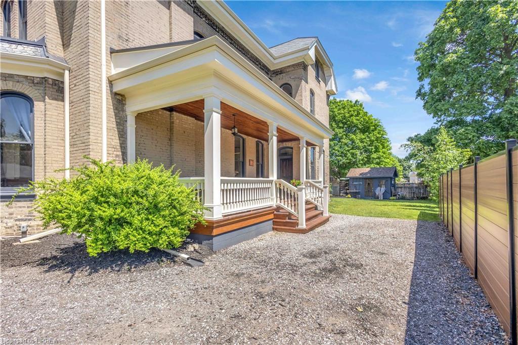 18 Hawarden Avenue Property Photo 44