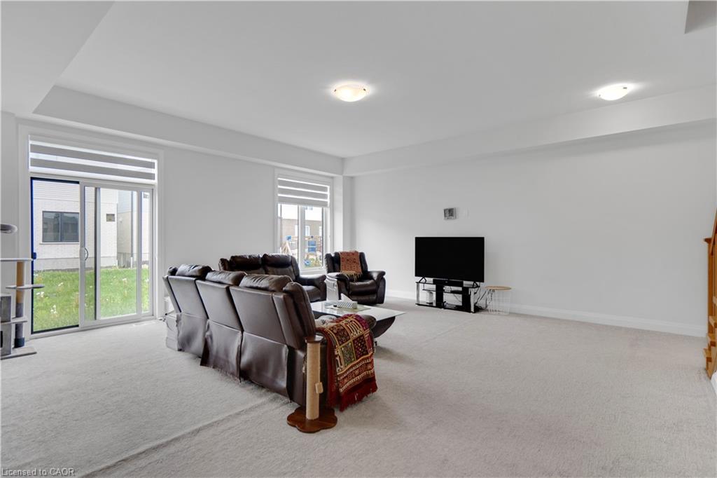 92 Sass Crescent Property Photo 16