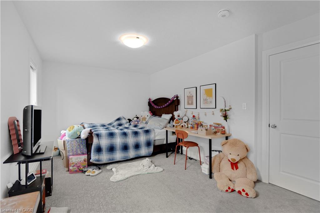 92 Sass Crescent Property Photo 33