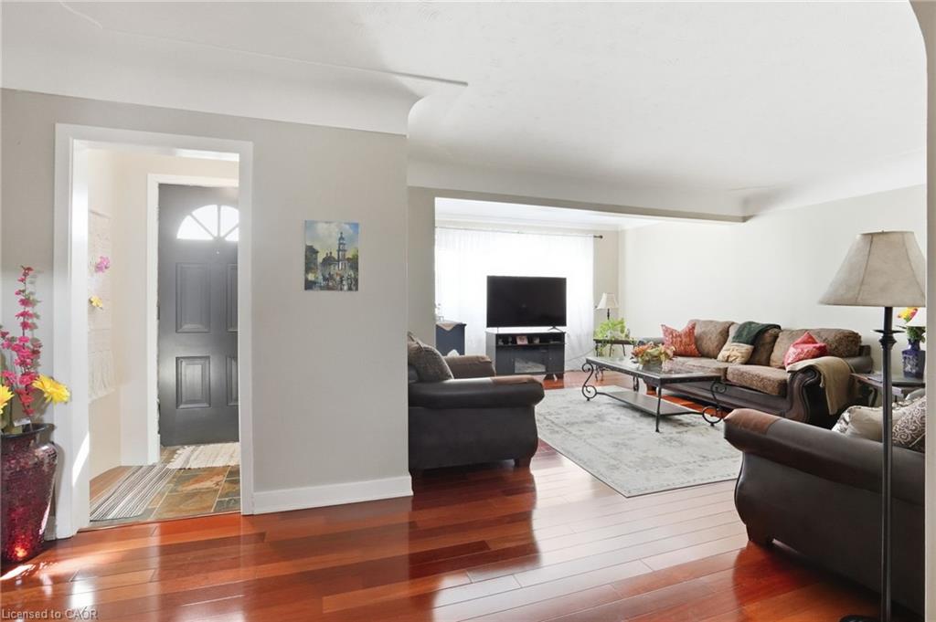 848 Upper Wellington Street Property Photo 6