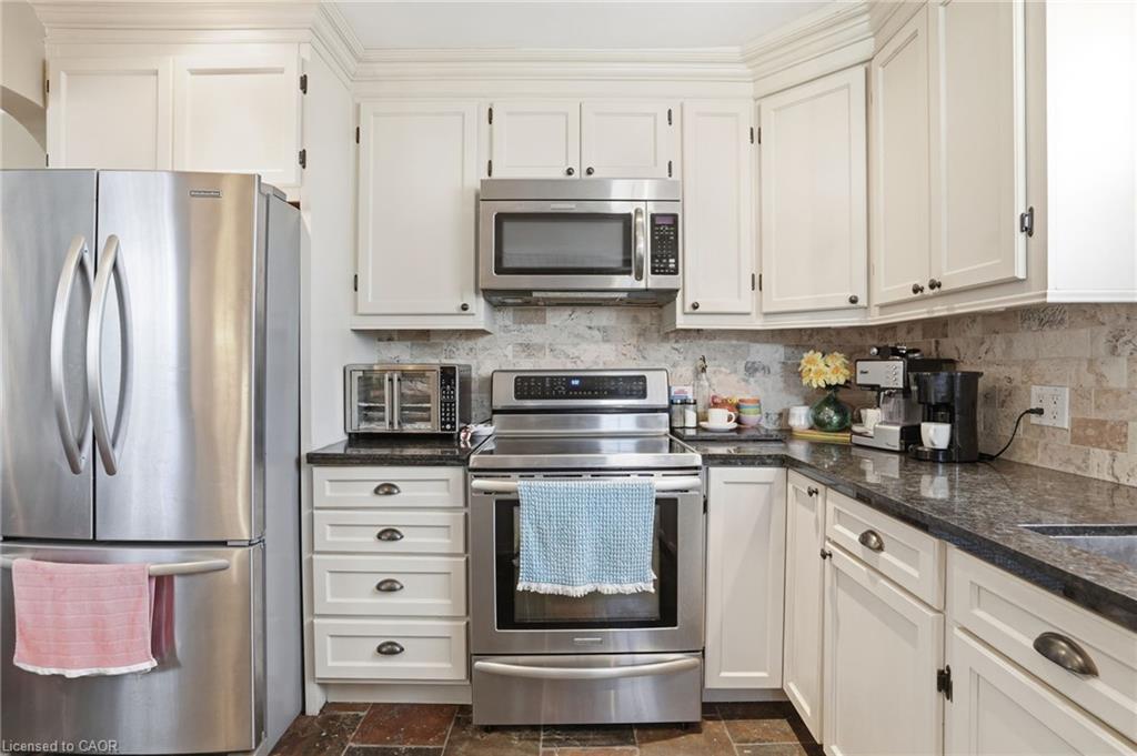 848 Upper Wellington Street Property Photo 15