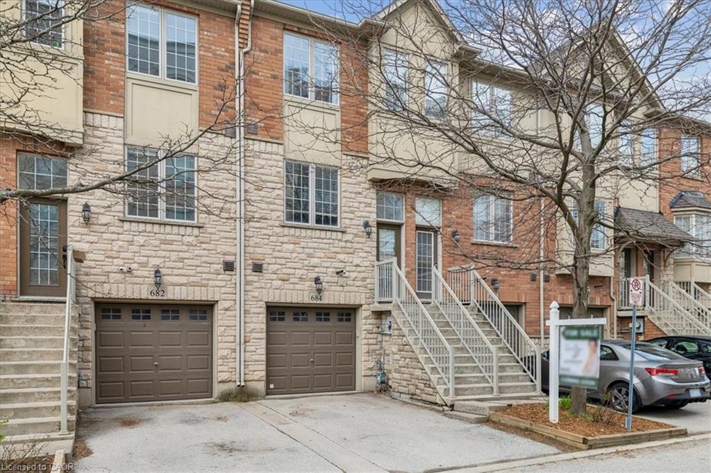 684 Summers Common Property Photo 1