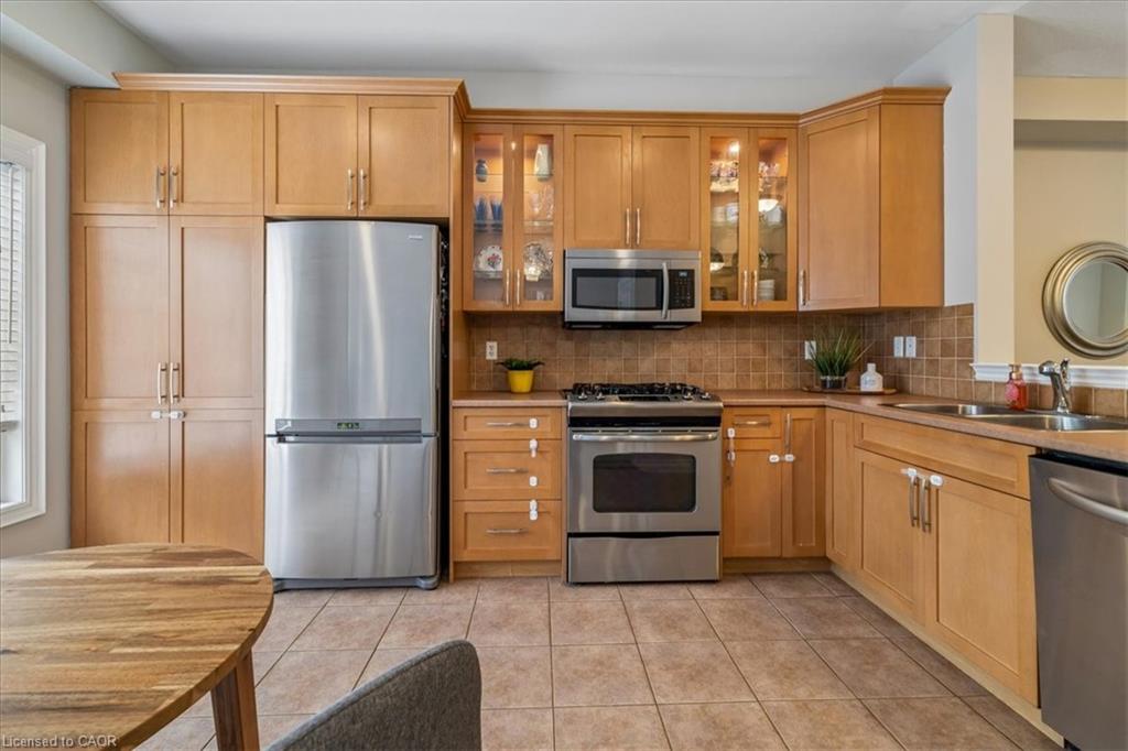 684 Summers Common Property Photo 3
