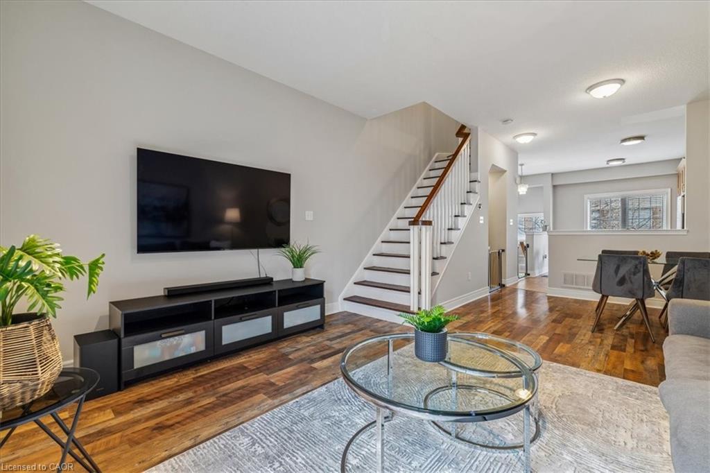 684 Summers Common Property Photo 14